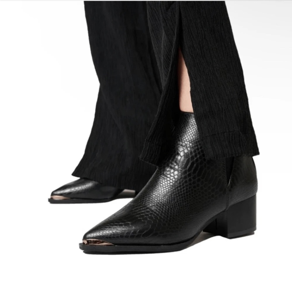 SEVEN7 Madison Python
Pointed Bootie
Size 9 - image 9